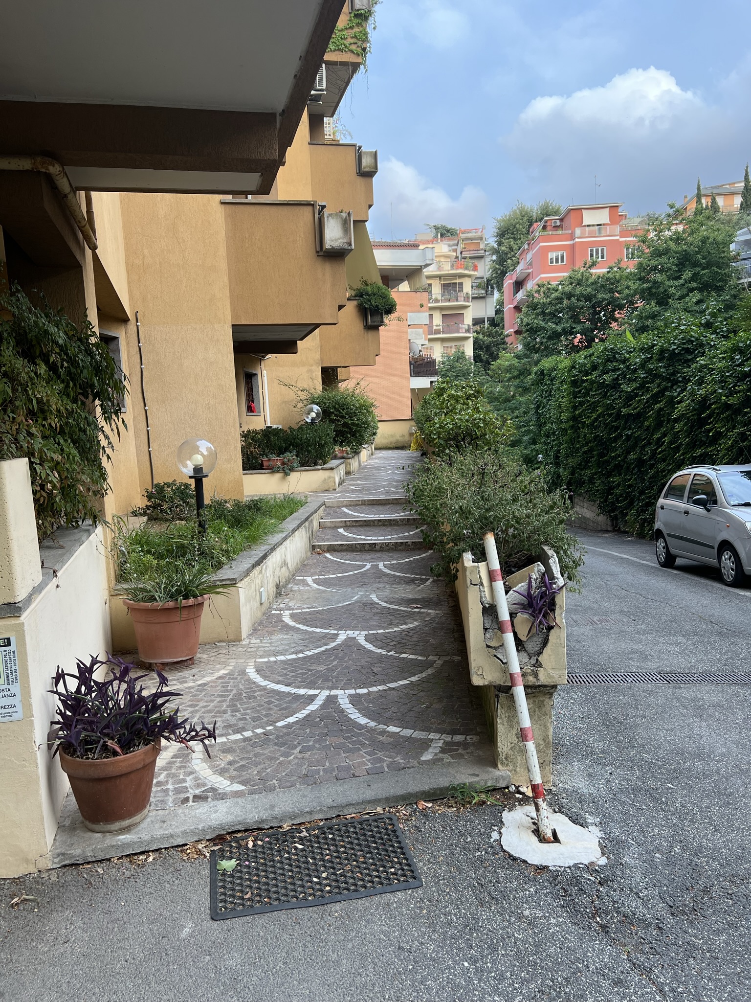 MONOLOCALE IN LOCAZIONE ROMA